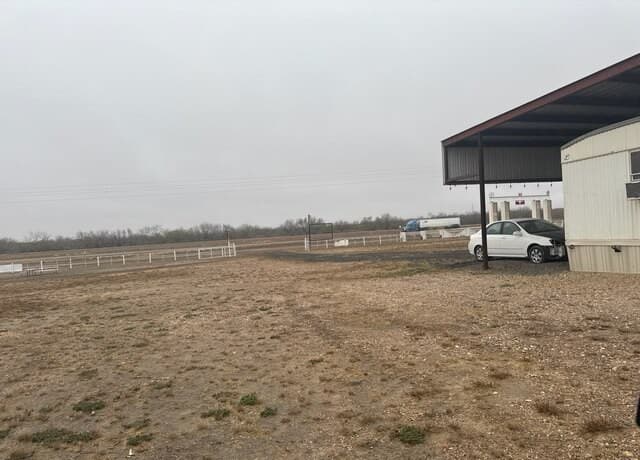 2265  Ih 35, Encinal, TX 78019 — photo 6