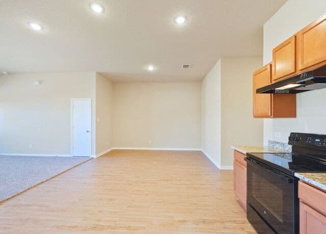7765  Champion Crk, San Antonio, TX 78252 — photo 2