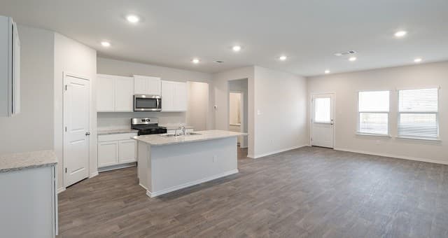 5335  Totem Bluff, San Antonio, TX 78238 — photo 4