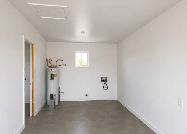 505 W Fm 140, Christine, TX 78012 — photo 3