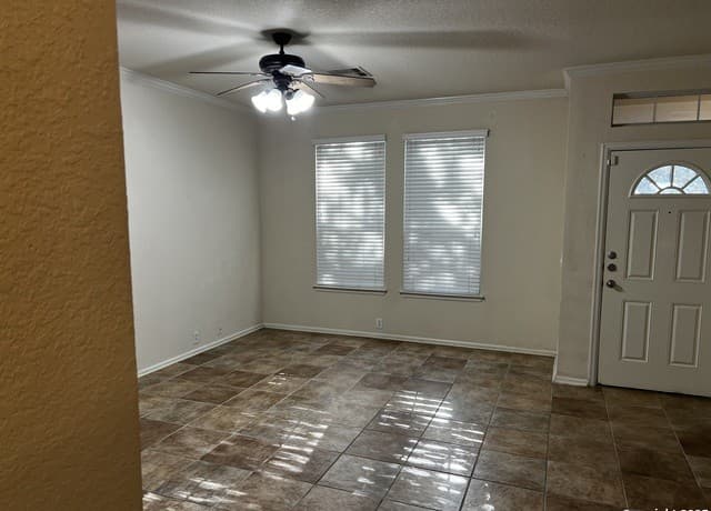 2543 Grayson Circle