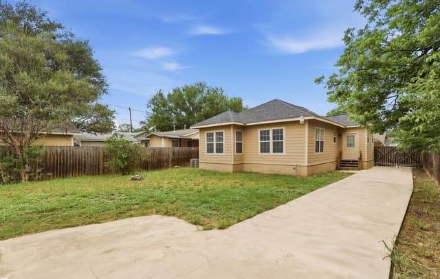 1030 W Winnipeg Ave, San Antonio, TX 78225 — photo 20