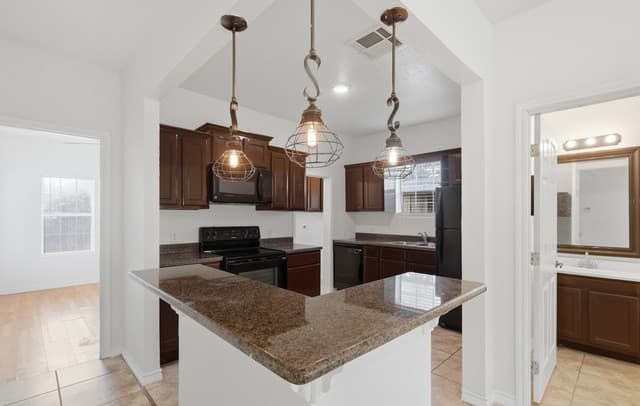 1030 W Winnipeg Ave, San Antonio, TX 78225 — photo 4