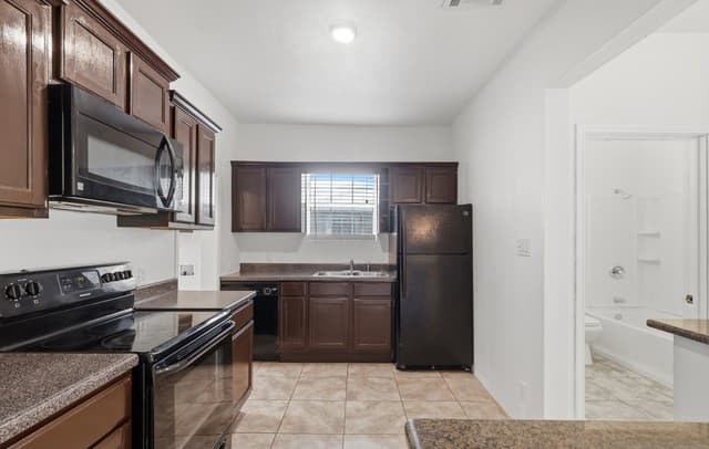 1030 W Winnipeg Ave, San Antonio, TX 78225 — photo 5