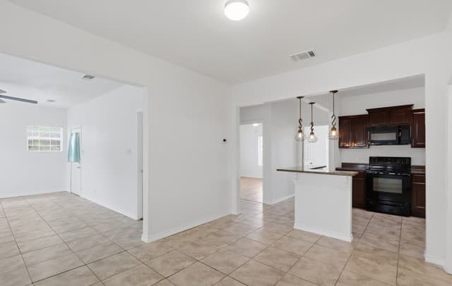 1030 W Winnipeg Ave, San Antonio, TX 78225 — photo 6