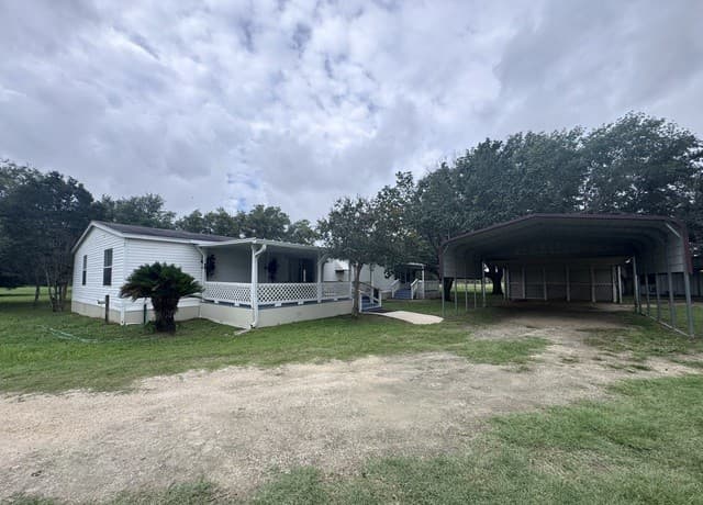 111 Santa Gertrudis, Sutherland Springs, TX 78161 — photo 5