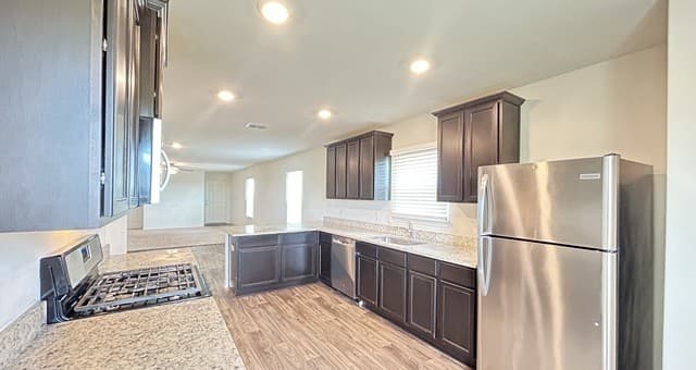 15115  Harbor Lndg, Von Ormy, TX 78073 — photo 8