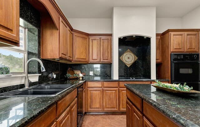 321  Lantana Rdg, Spring Branch, TX 78070 — photo 11