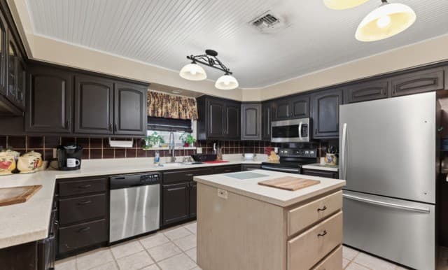 198  Encino Drive, Pearsall, TX 78061 — photo 5