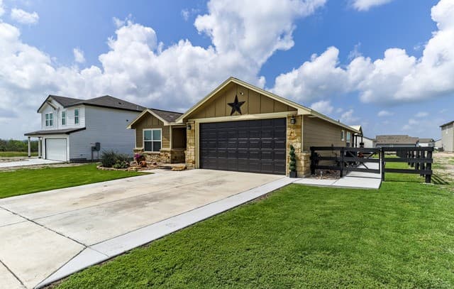 615  Cadena Loop, Kenedy, TX 78119 — photo 17