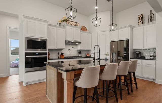601  Legend Park Dr, Castroville, TX 78009 — photo 5