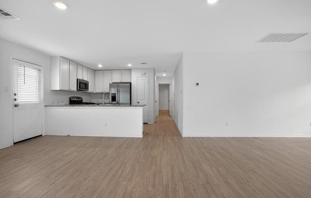 10230  Devon Wheel, San Antonio, TX 78254 — photo 10