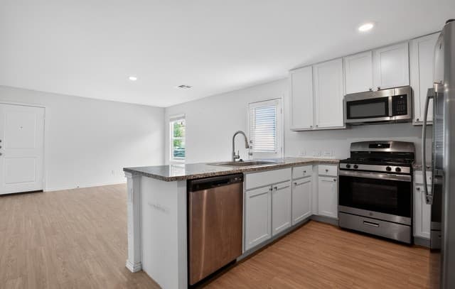10230  Devon Wheel, San Antonio, TX 78254 — photo 11