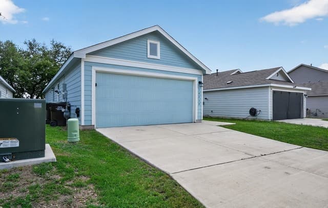 10230  Devon Wheel, San Antonio, TX 78254 — photo 2