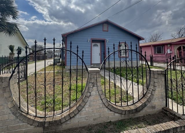 2906 W Poplar St, San Antonio, TX 78207 — photo 4