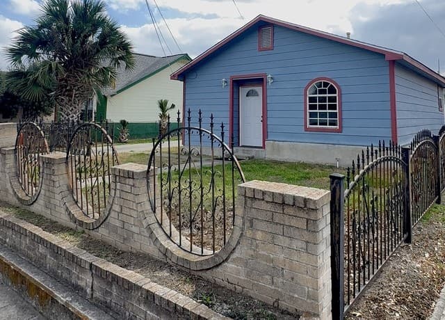 2906 W Poplar St, San Antonio, TX 78207 — photo 5