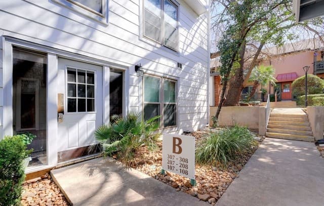 2300 Nacogdoches Unit 307B Unit 307B