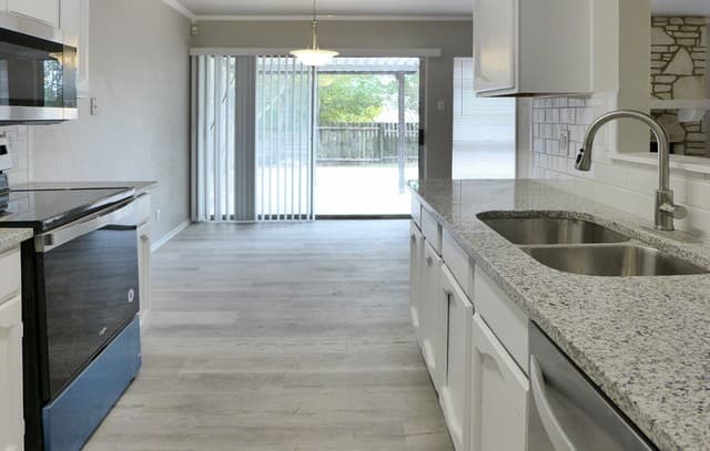 10318  Cone Hill Dr, San Antonio, TX 78245 — photo 3