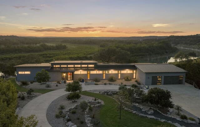 352 Arthur Ct