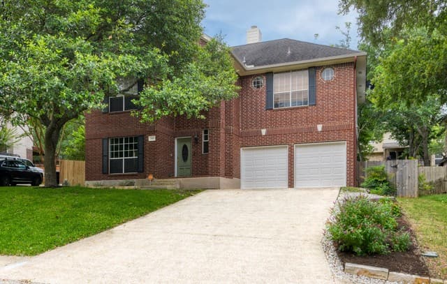 946 Riverstone Dr