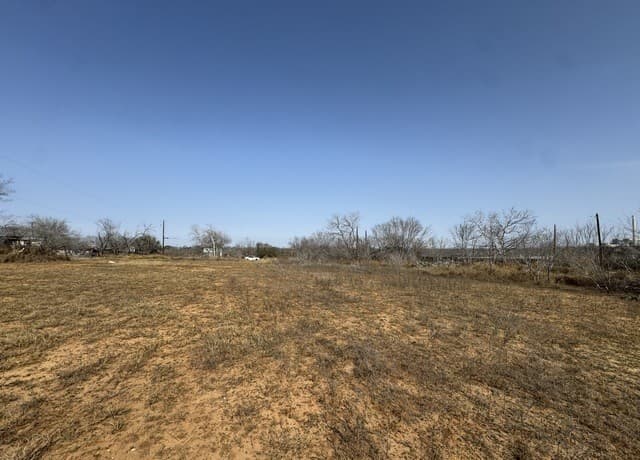 13080  Laguna Rd, San Antonio, TX 78223 — photo 6