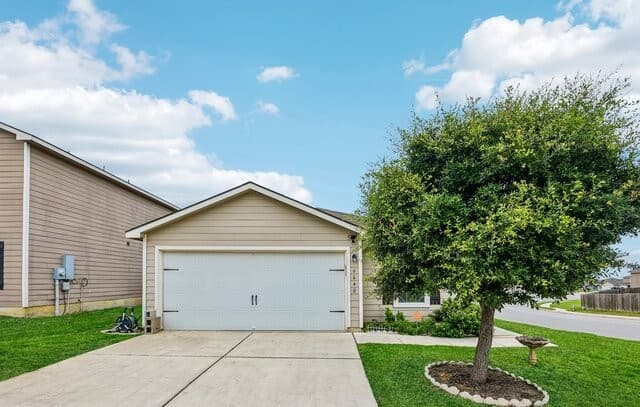 6640  Rosenthal Pass, San Antonio, TX 78252 — photo 2