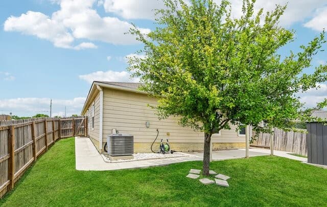 6640  Rosenthal Pass, San Antonio, TX 78252 — photo 5