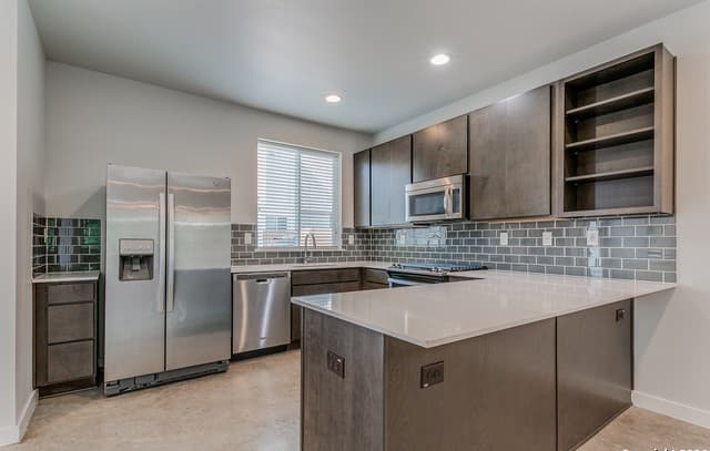 330  Clay Unit 24, San Antonio, TX 78204 — photo 11