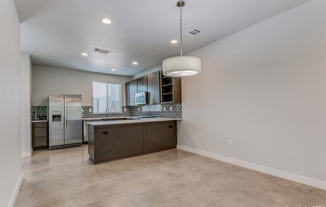 330  Clay Unit 24, San Antonio, TX 78204 — photo 12