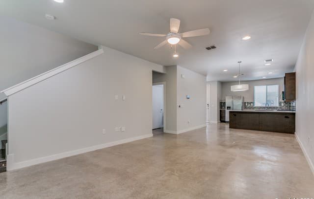 330  Clay Unit 24, San Antonio, TX 78204 — photo 16