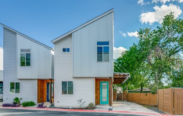 330  Clay Unit 24, San Antonio, TX 78204 — photo 2