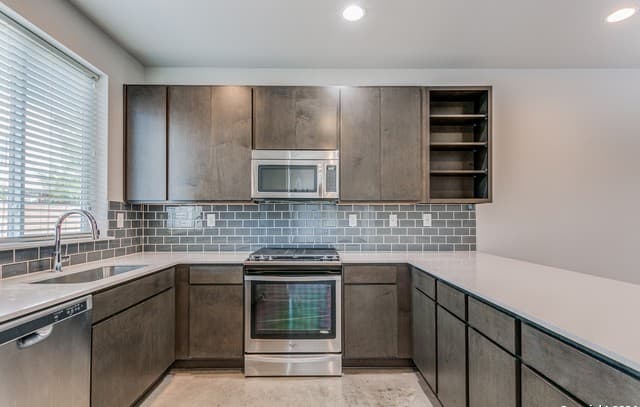 330  Clay Unit 24, San Antonio, TX 78204 — photo 9