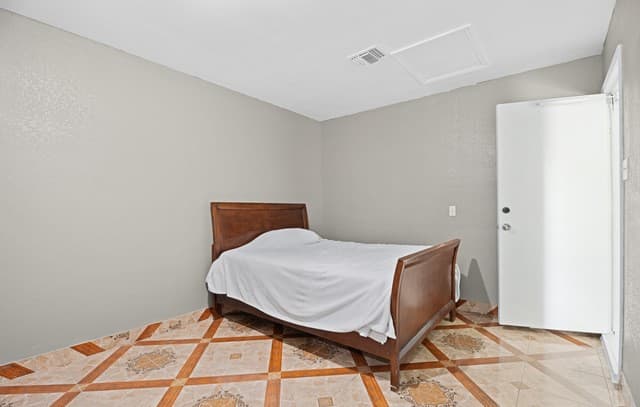 5728  Harefield Dr, San Antonio, TX 78228 — photo 10