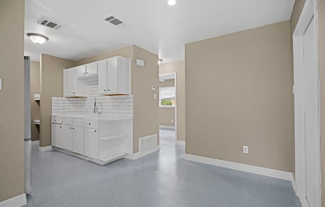 5728  Harefield Dr, San Antonio, TX 78228 — photo 6