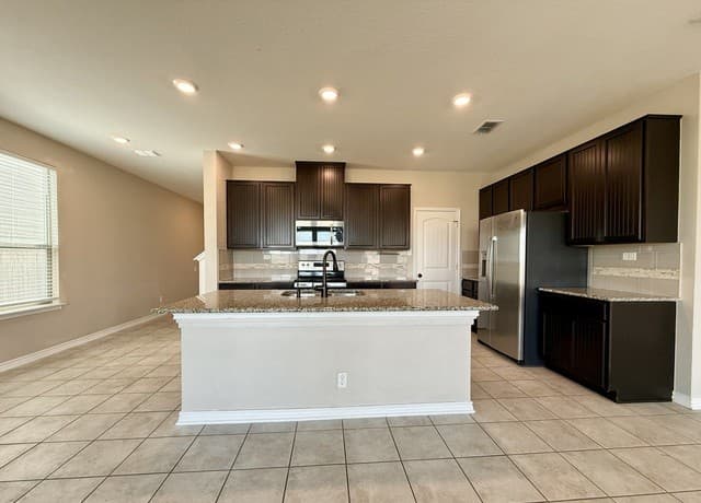 1905  Brook Bnd, New Braunfels, TX 78130 — photo 7