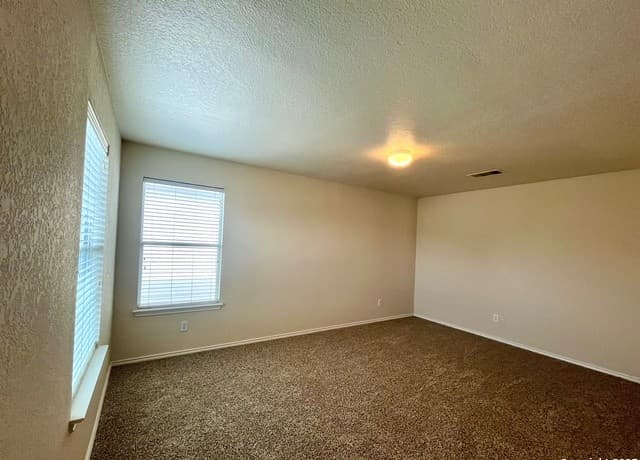 1522  Range Finder, San Antonio, TX 78245 — photo 11
