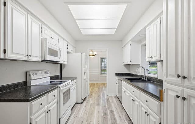 13123  Hunters Spring St, San Antonio, TX 78230 — photo 18