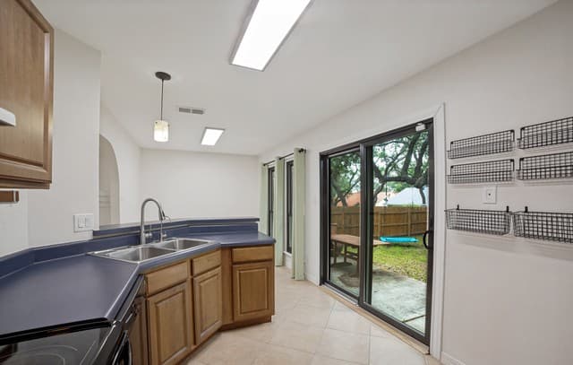 8922  Silent Cross, San Antonio, TX 78250 — photo 15