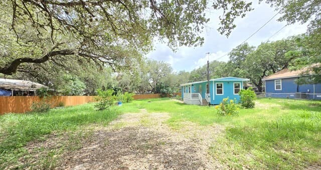 188  Sundown Ln, Poteet, TX 78065 — photo 10