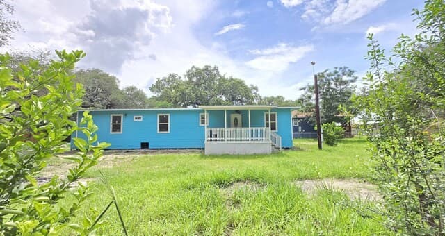 188  Sundown Ln, Poteet, TX 78065 — photo 4