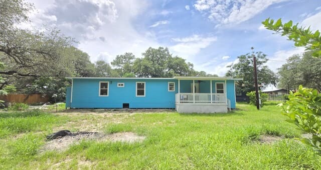 188  Sundown Ln, Poteet, TX 78065 — photo 5