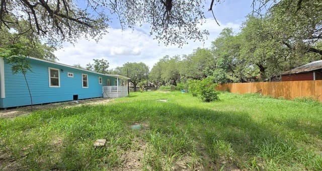 188  Sundown Ln, Poteet, TX 78065 — photo 7