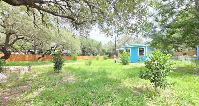 188  Sundown Ln, Poteet, TX 78065 — photo 8