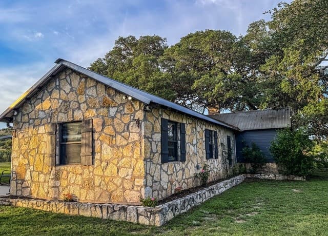 3513 N Us Highway 281, Blanco, TX 78606 — photo 4