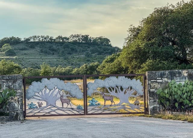 3513 N Us Highway 281, Blanco, TX 78606 — photo 5