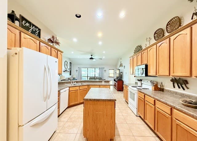 308  Bunker Hill, Pleasanton, TX 78064 — photo 13