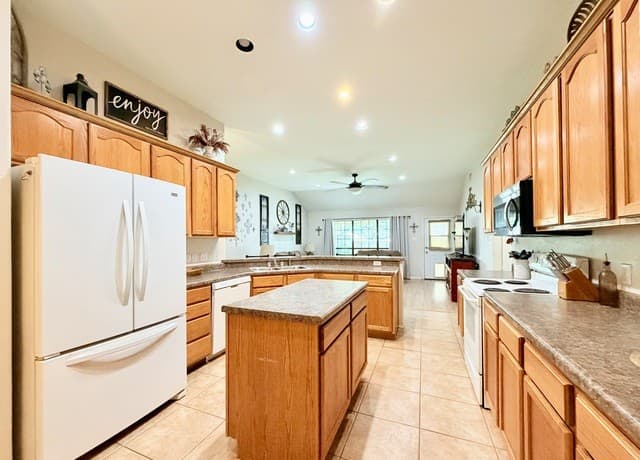 308  Bunker Hill, Pleasanton, TX 78064 — photo 14