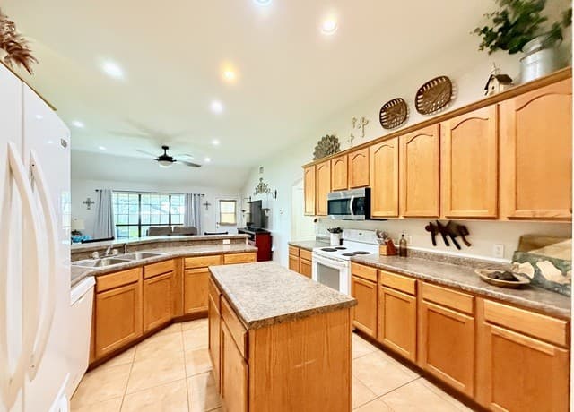 308  Bunker Hill, Pleasanton, TX 78064 — photo 15