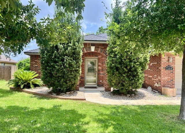 308  Bunker Hill, Pleasanton, TX 78064 — photo 2