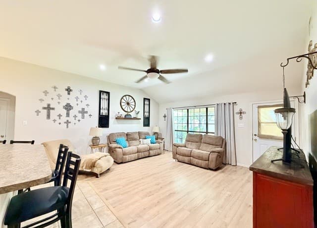 308  Bunker Hill, Pleasanton, TX 78064 — photo 24